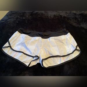 LULULEMON WOMANS RUNNING SHORTS